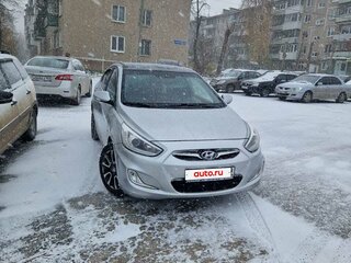 2013 Hyundai Solaris I, серебристый, 750000 рублей, вид 1