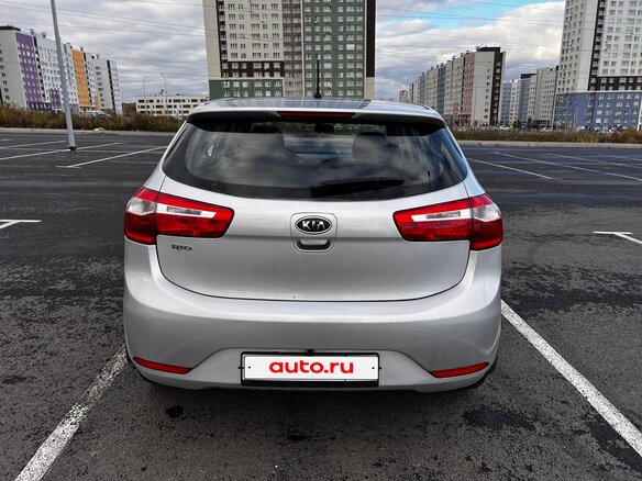2012 Kia Rio 4-speed III, серый, 850000 рублей - вид 5