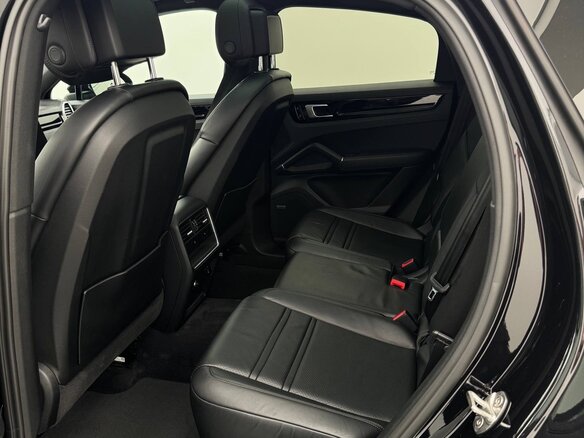 2020 Porsche Cayenne Coupé III, чёрный, 7850000 рублей - вид 18