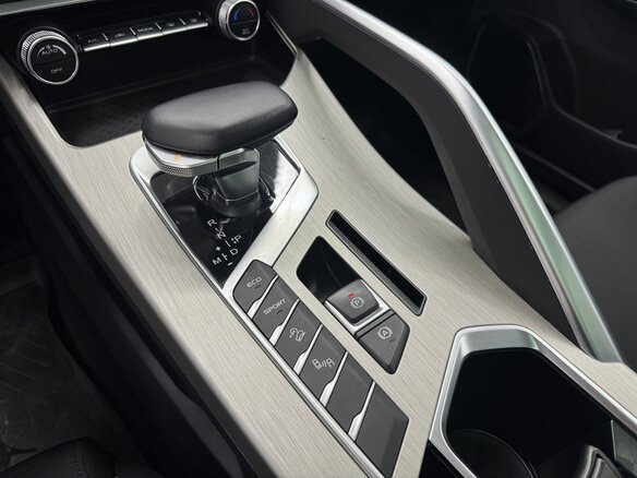 2023 Geely Coolray I, серый, 1699000 рублей - вид 17