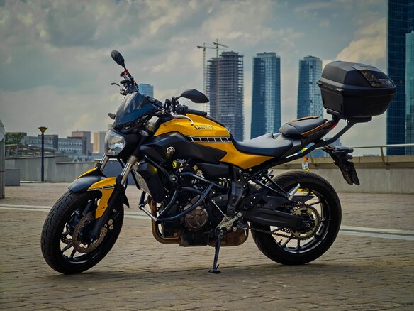 2016 Yamaha MT-07 (FZ-07), жёлтый, 710000 рублей