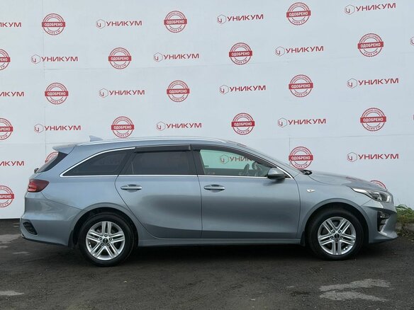 2021 Kia Ceed III, серый - вид 5