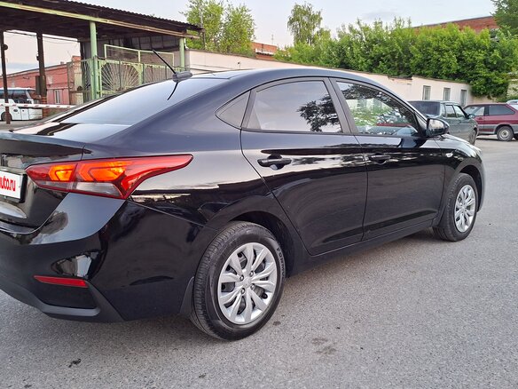 2018 Hyundai Solaris II, чёрный, 1170000 рублей - вид 6