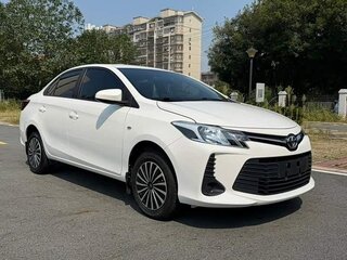 2022 Toyota Vios III Рестайлинг, белый, 930000 рублей, вид 3