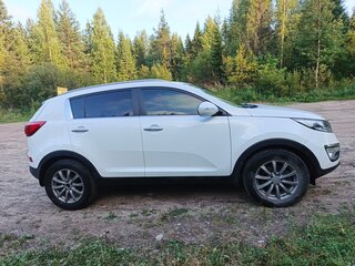 2015 Kia Sportage III Рестайлинг, белый, 1200000 рублей, вид 3