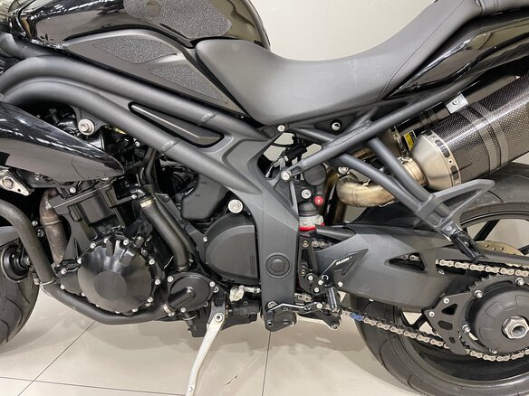 2013 Triumph Speed Triple, чёрный, 680000 рублей - вид 10