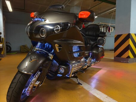 2010 Honda GL 1800 Gold Wing, серый, 1650000 рублей, вид 3
