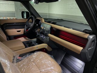 2026 Land Rover Defender 110 II, чёрный, 16500000 рублей, вид 3