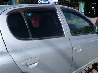 2003 Toyota Vitz I (P10), серый, 300000 рублей, вид 5