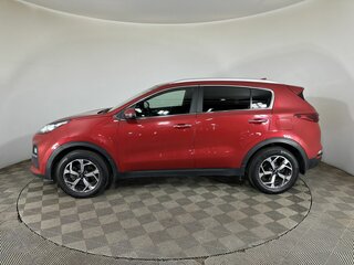 2021 Kia Sportage IV Рестайлинг, красный, 2070000 рублей, вид 5