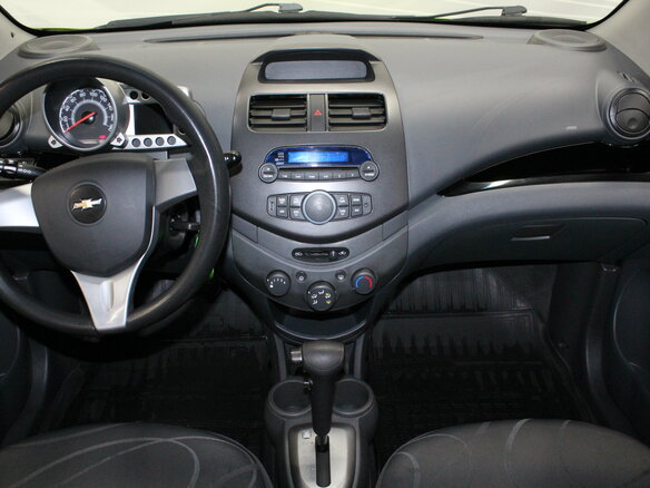 2013 Chevrolet Spark III, зелёный - вид 9