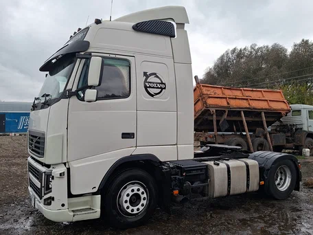 2011 Volvo FH, белый, 2750000 рублей, вид 3