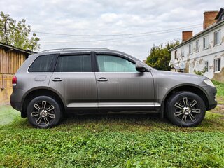 2008 Volkswagen Touareg I Рестайлинг, серый, 1200000 рублей, вид 3