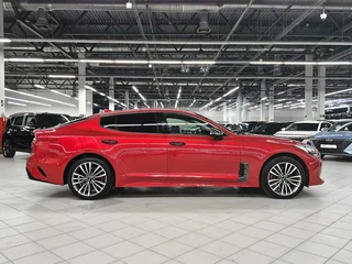 2019 Kia Stinger I, красный, 2849000 рублей, вид 3