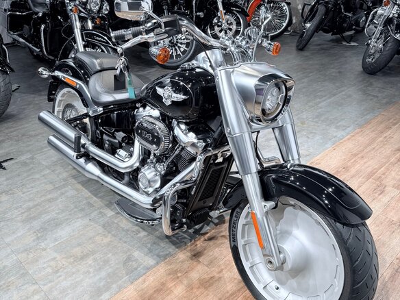 2019 Harley-Davidson Fat Boy, чёрный, 1799000 рублей