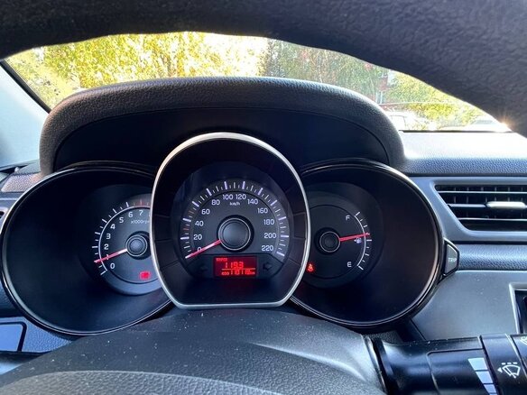 2012 Kia Rio III, белый, 600000 рублей - вид 5