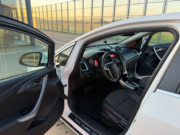 2012 Opel Astra J Рестайлинг, белый, 680000 рублей - вид 12