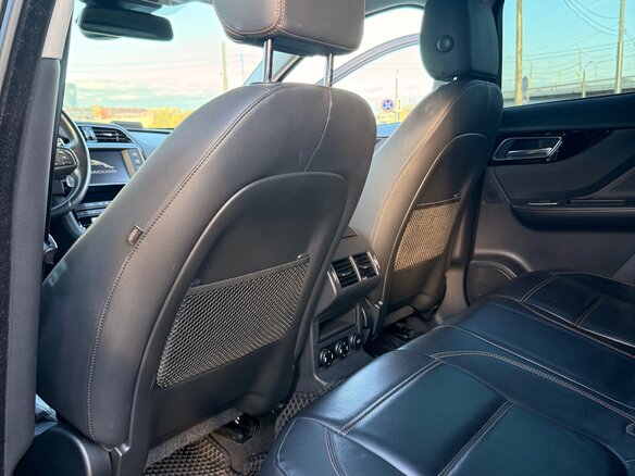 2017 Jaguar F-Pace I, чёрный, 2395000 рублей - вид 18