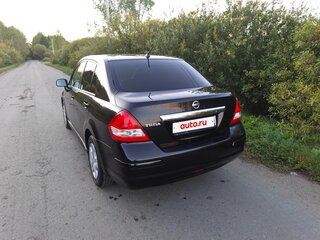2013 Nissan Tiida I Рестайлинг, коричневый, 895000 рублей, вид 3