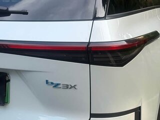 2025 Toyota bZ3X 58.3 kWh, белый, 2329000 рублей, вид 5