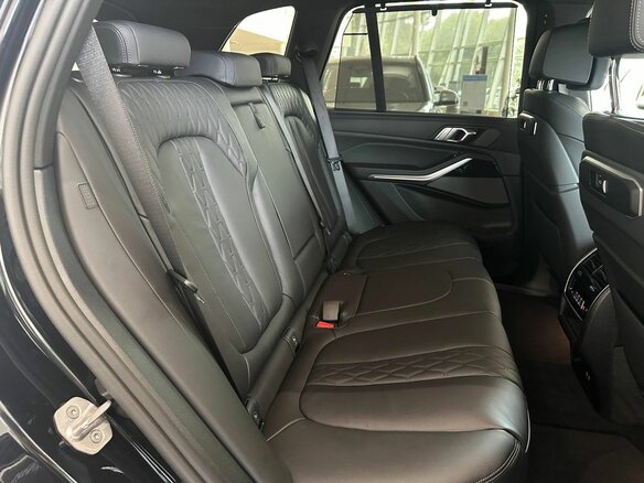2026 BMW X5 40i IV (G05/G18) Рестайлинг, чёрный, 15700000 рублей - вид 8