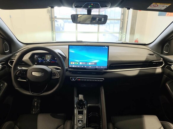 2026 Geely Coolray I Рестайлинг 2, серебристый, 2774990 рублей - вид 4