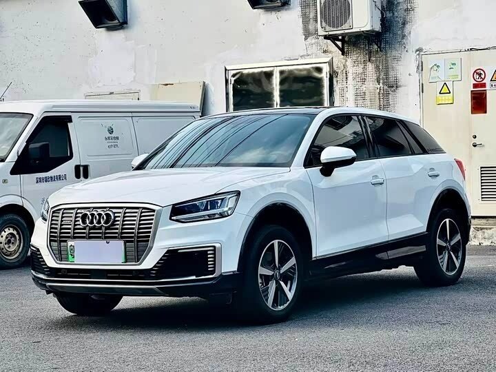 Открыть фотографии: Audi Q2 I