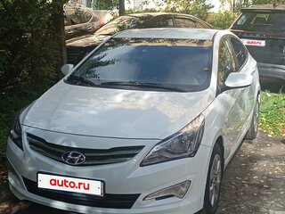 2015 Hyundai Solaris I Рестайлинг, белый, 1400000 рублей, вид 1