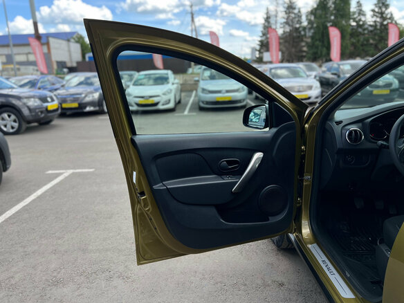 2017 Renault Sandero Stepway II, золотистый - вид 8