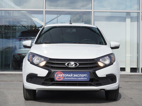 2022 Lada (ВАЗ) Granta I Рестайлинг, белый, 648000 рублей, вид 2