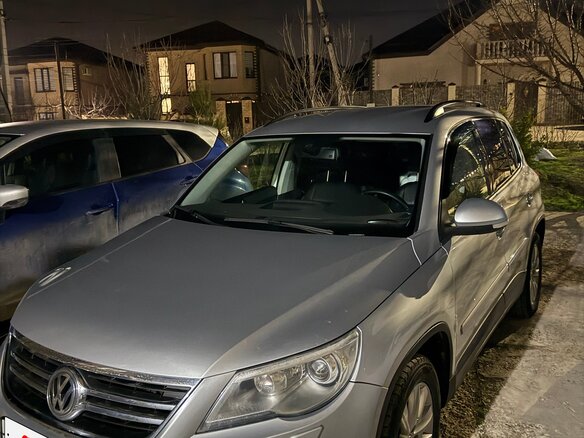 2009 Volkswagen Tiguan I, серебристый, 950000 рублей - вид 1