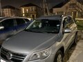 2009 Volkswagen Tiguan I, серебристый, 950000 рублей - вид 1