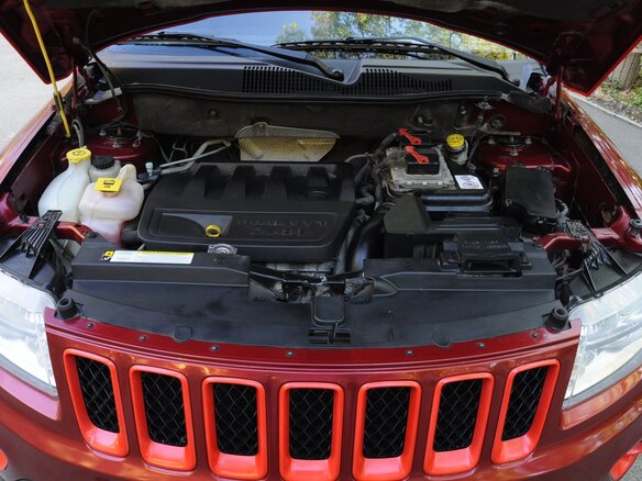 2011 Jeep Compass I Рестайлинг, пурпурный, 1100000 рублей - вид 16