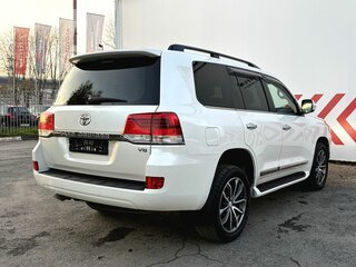 2016 Toyota Land Cruiser 200 Series Рестайлинг 2, белый, 5890000 рублей, вид 5