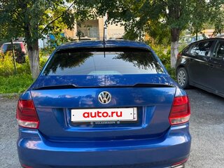 2017 Volkswagen Polo V Рестайлинг, синий, 950000 рублей, вид 2