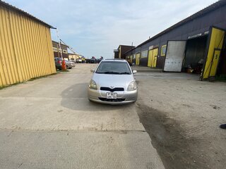 1999 Toyota Vitz I (P10), серебристый, 480000 рублей, вид 1