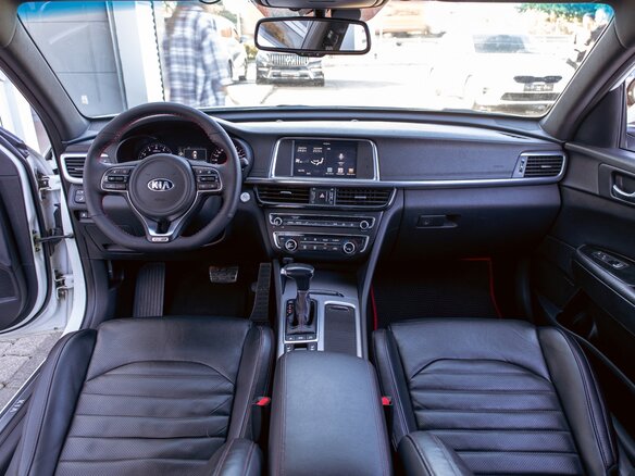 2017 Kia Optima IV, белый, 1695000 рублей - вид 15