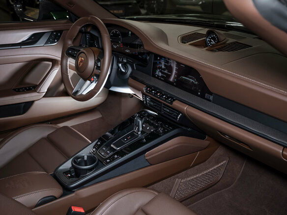 2026 Porsche 911 Carrera 4 GTS VIII (992) Рестайлинг, зелёный, 33200000 рублей - вид 35