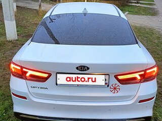 2018 Kia Optima IV Рестайлинг, белый, 1880000 рублей, вид 3