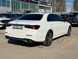 2021 Mercedes-Benz E-Класс 220 d V (W213, S213, C238) Рестайлинг, белый, 5250000 рублей, вид 3
