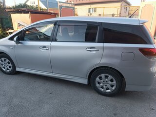 2010 Toyota Wish II, серебристый, 1700000 рублей, вид 5
