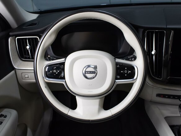 2020 Volvo XC60 II, голубой, 3450000 рублей - вид 11