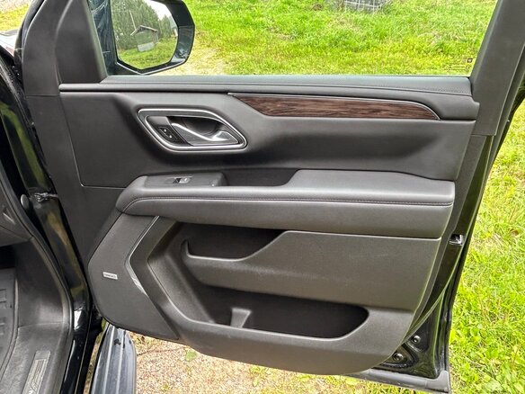2022 Chevrolet Suburban XII, чёрный, 5900000 рублей - вид 11