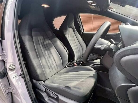 2023 Toyota Yaris IV, белый - вид 9