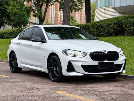 2022 BMW 1 серии 120i III (F52) Рестайлинг, белый, 1765000 рублей, вид 3