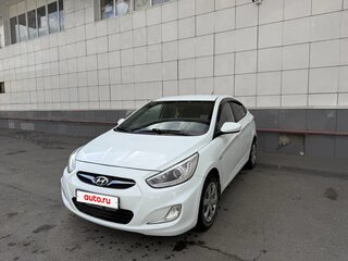 2013 Hyundai Solaris I, белый, 600000 рублей, вид 1