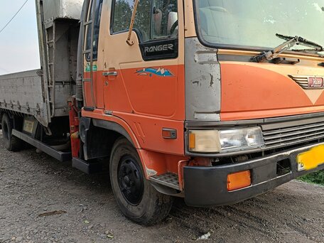 1992 Hino Series 500 (Ranger), бежевый, 2500000 рублей, вид 3