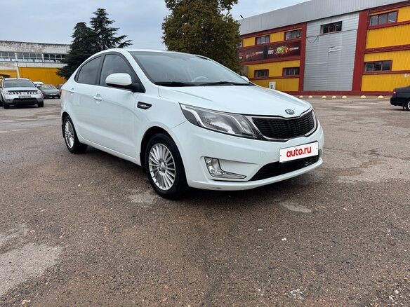 2011 Kia Rio III, белый, 775000 рублей - вид 2