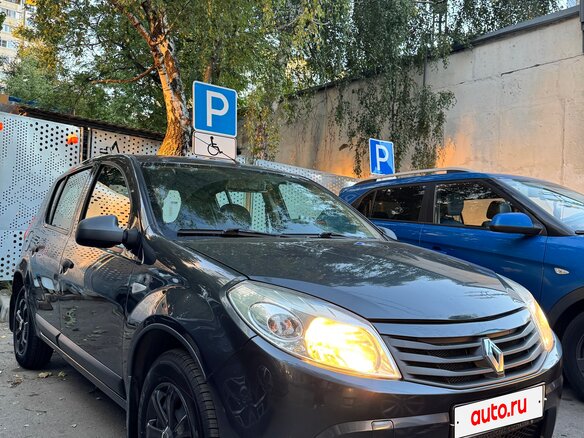 2010 Renault Sandero I, серый