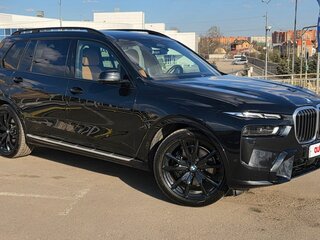 2024 BMW X7 40i I (G07) Рестайлинг, чёрный, 11700000 рублей, вид 4